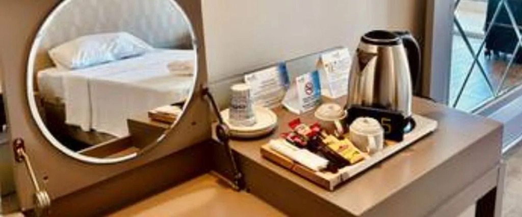 FIFTY5 Suite Hotel
