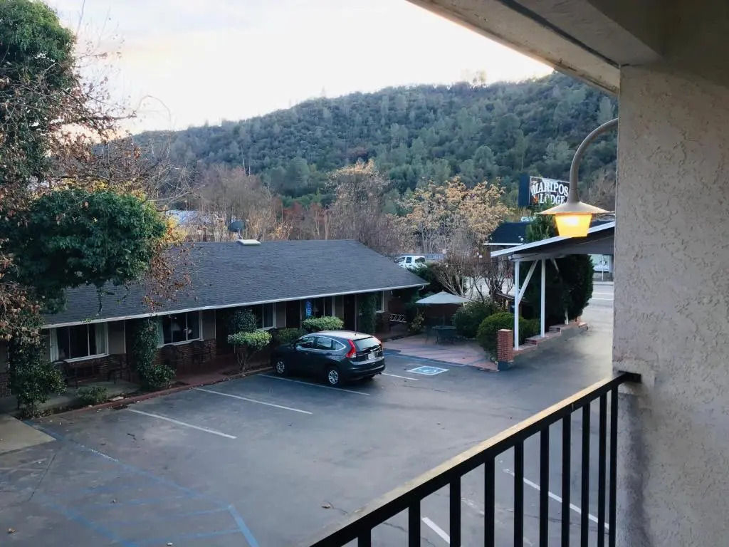 Mariposa Lodge