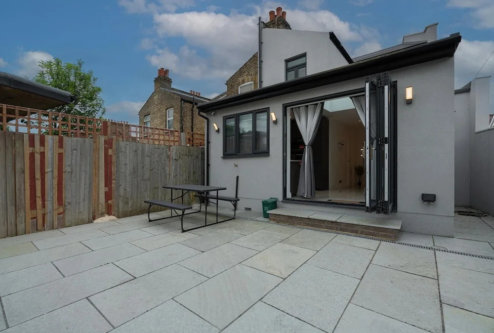 Stunning 3 Bedroom House-tottenham Stadium-parking