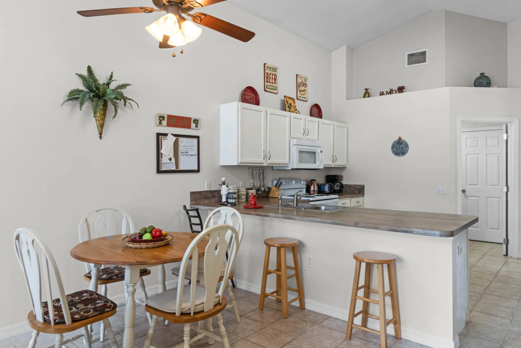 4 Bedroom 2 Bathroom Manors Westridge 411 Ld