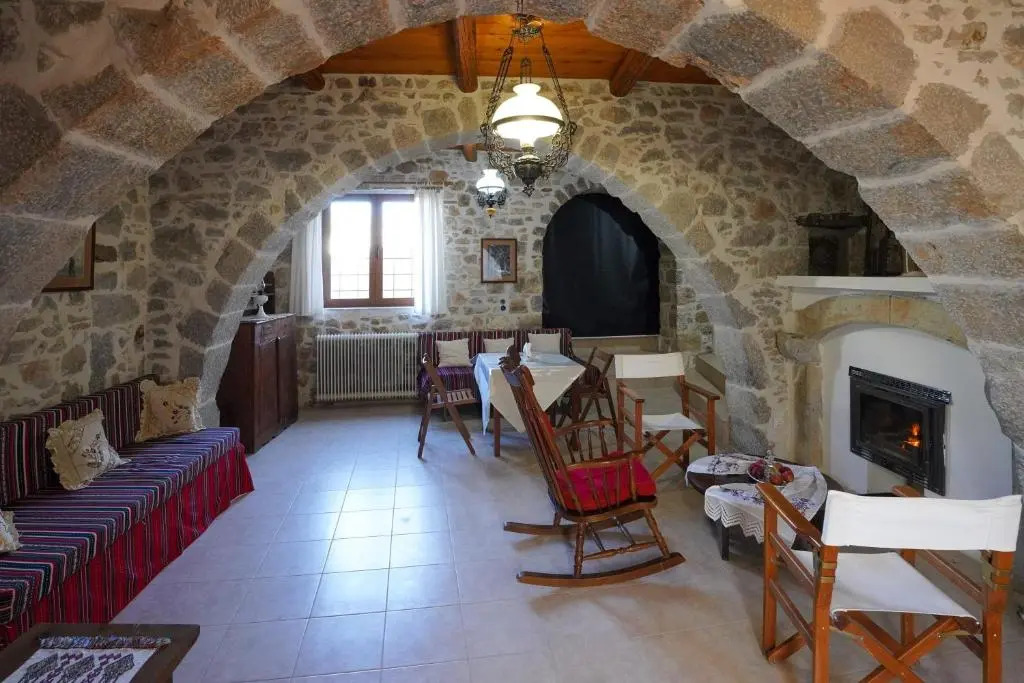 Unwind and Relax at the Vilaeti 1871 Retreat