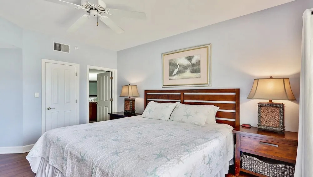 302 Windsor 1 Bedroom 2 Bathrooms Condo