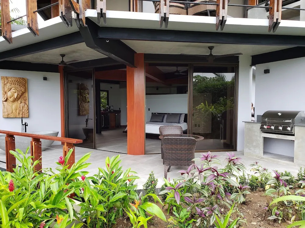 Tulemar Resort