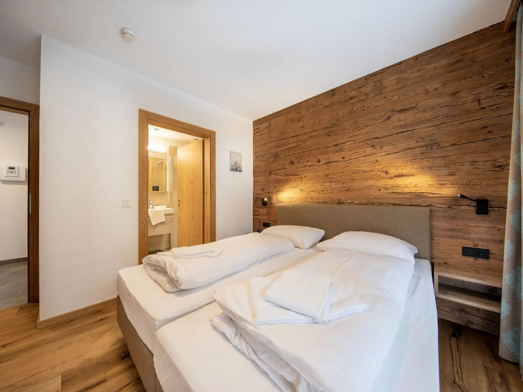 Luxury Chalet with 2 Bathrooms near Small Slope