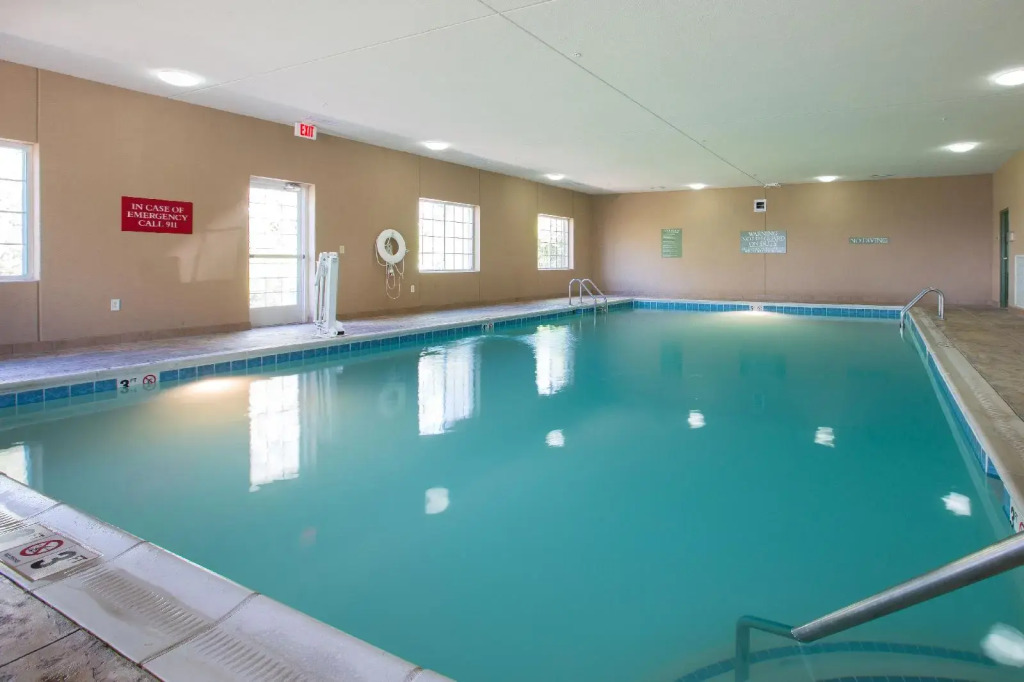 Country Inn & Suites by Radisson, Goodlettsville, TN