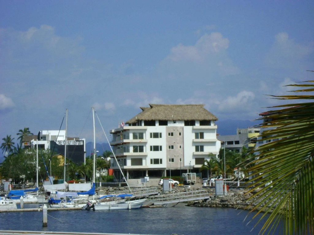 Marina Banderas Suites Hotel Boutique