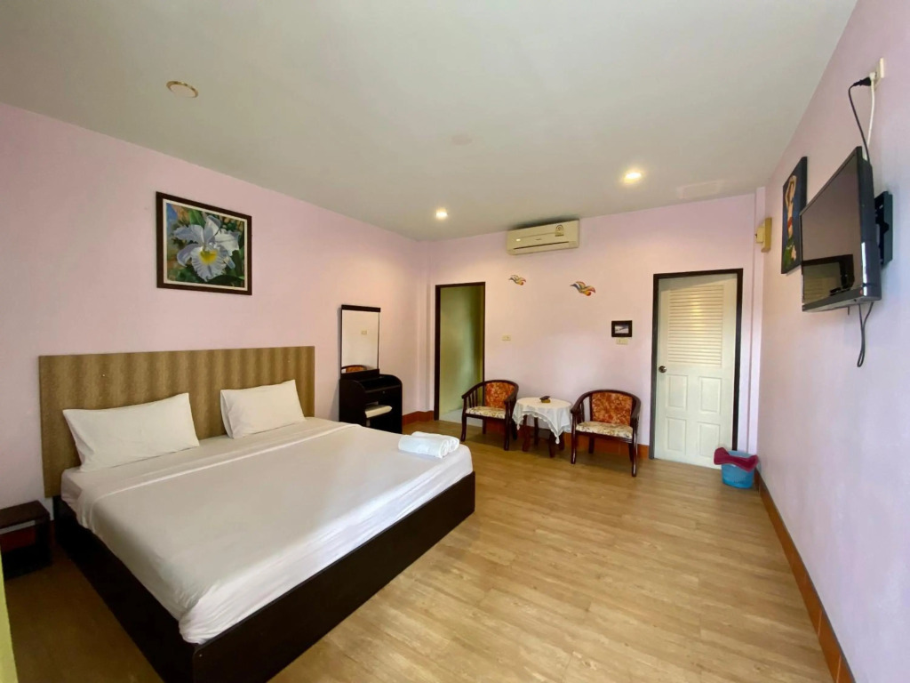 Pachumas Hotel