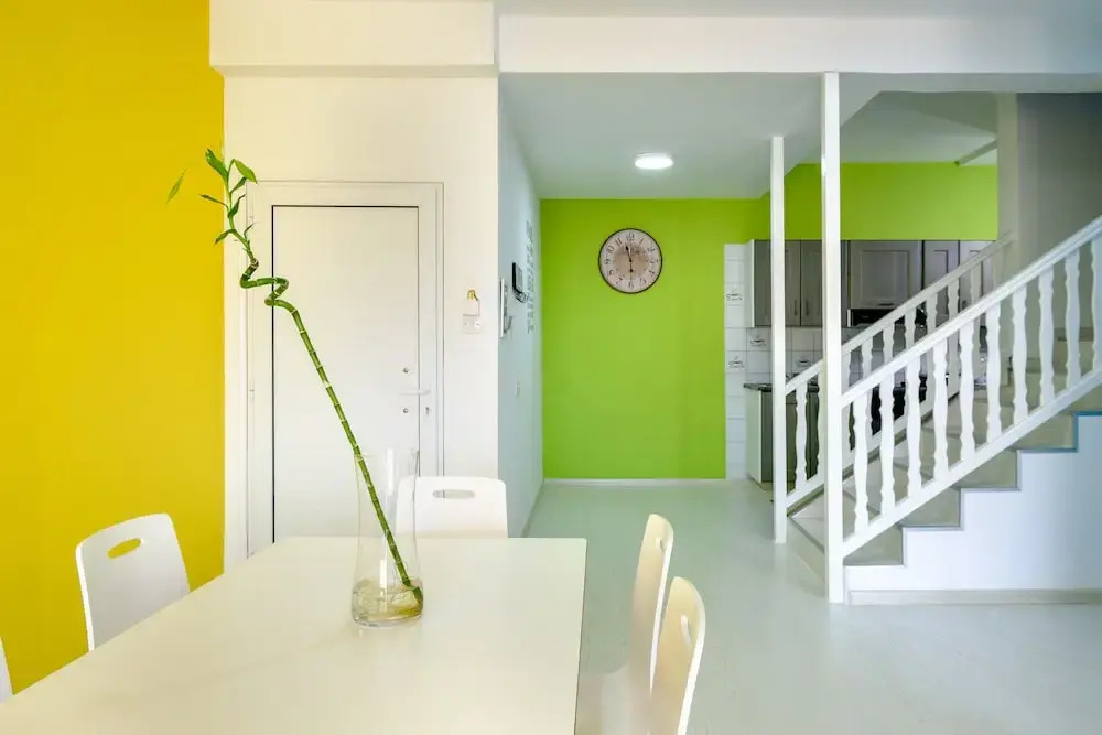 Anonymous - 2BR - 2Floors - Central