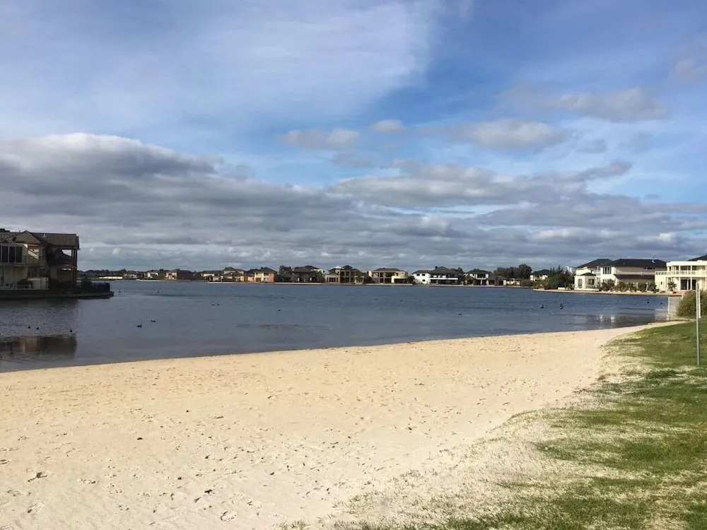 Big Family Fun@ 4 Bedrooms House in Point Cook