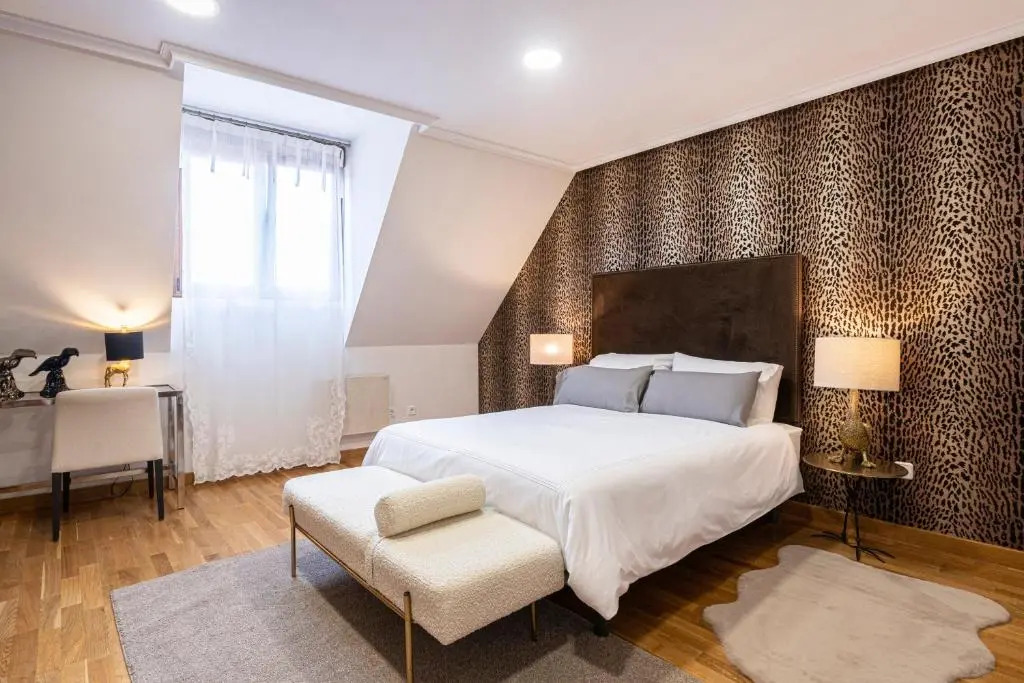 De La Guardia Suite Rosal
