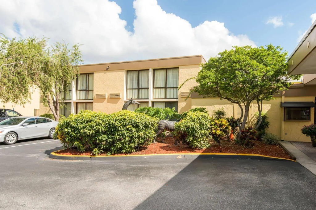 B&B HOTEL Orlando International Drive near Universal - Newly Renovated