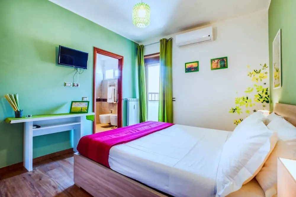 Bright and Colorful Flat in San Lorenzo