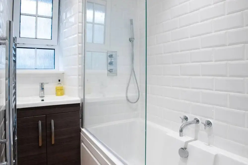 Modern 2 Bedroom Flat in Prime Waterloo Location