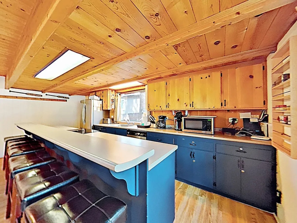 Large S. Lake Tahoe  W/ Hot Tub 6 Bedroom Home