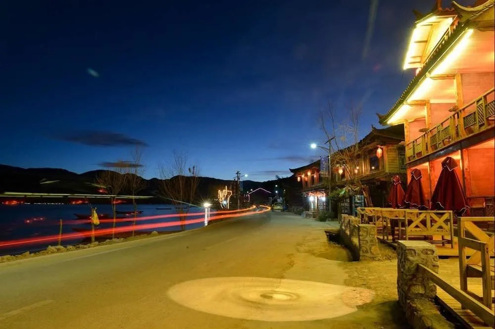 Luguhu Bense Inn