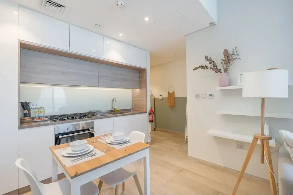Modern 1-bed With Partial Sea Marina View