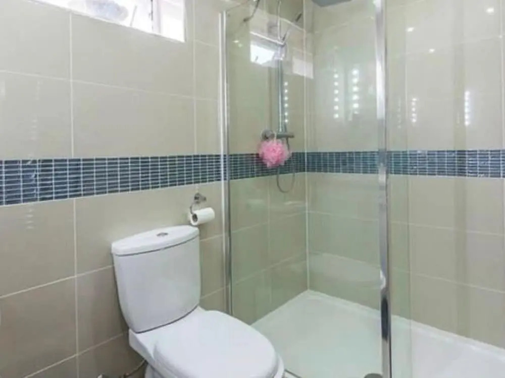 Plush Holiday Home in Slough Near Windsor Castle