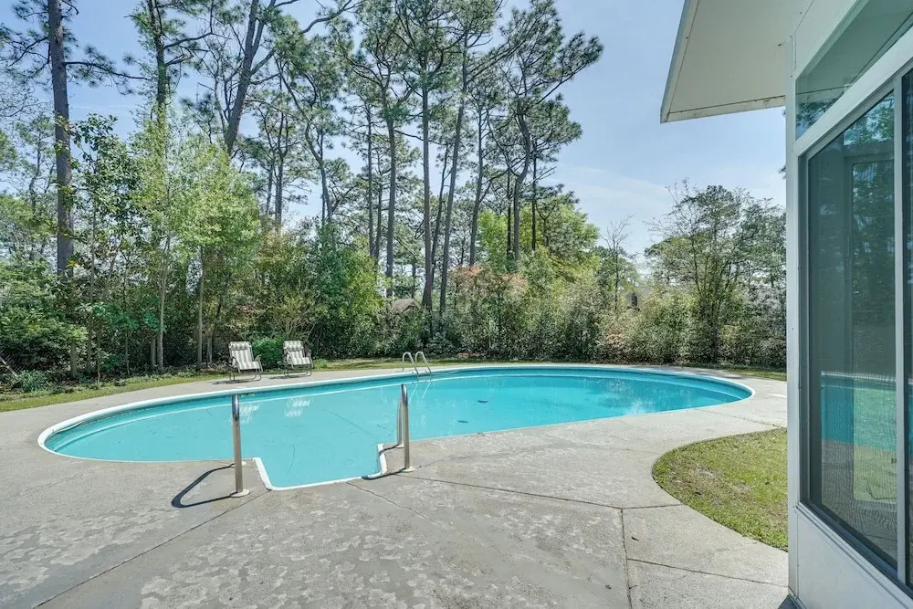 Wilmington Rental ~ 4 Mi to Wrightsville Beach!