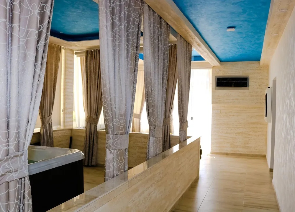 Hotel Maksim
