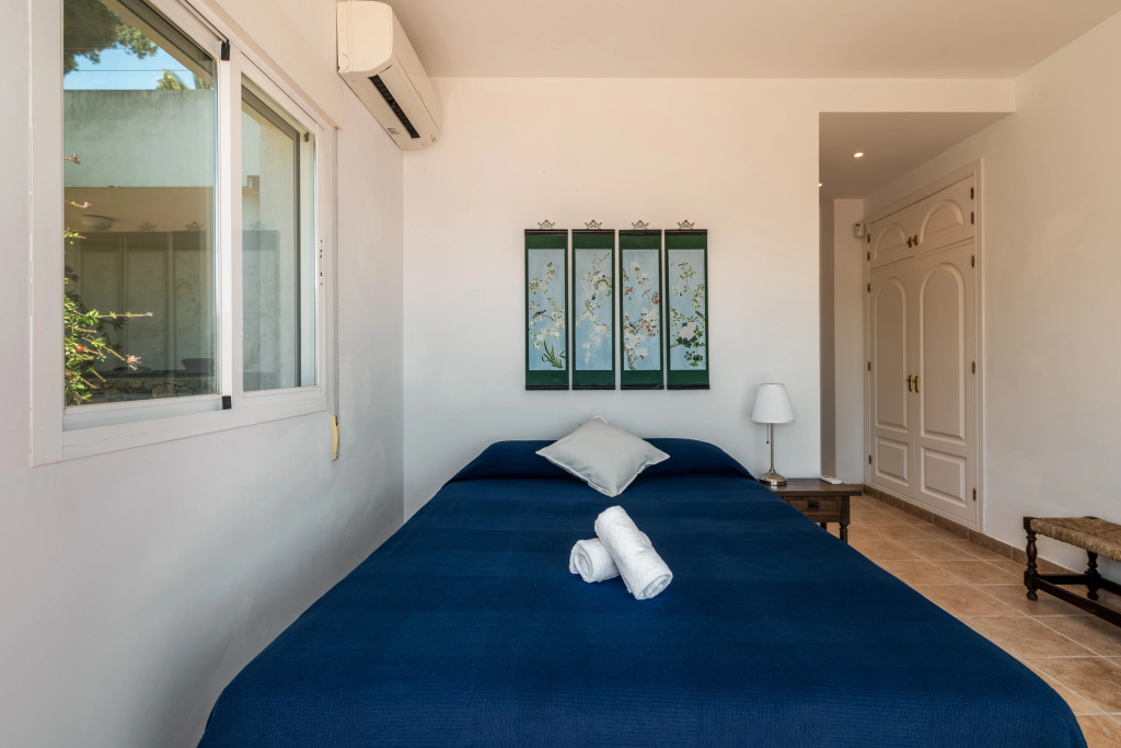 CERRO GORDO luxury 4 bedroom" vila" with spectacular views of the coast and mountain and 18m long swiming pool