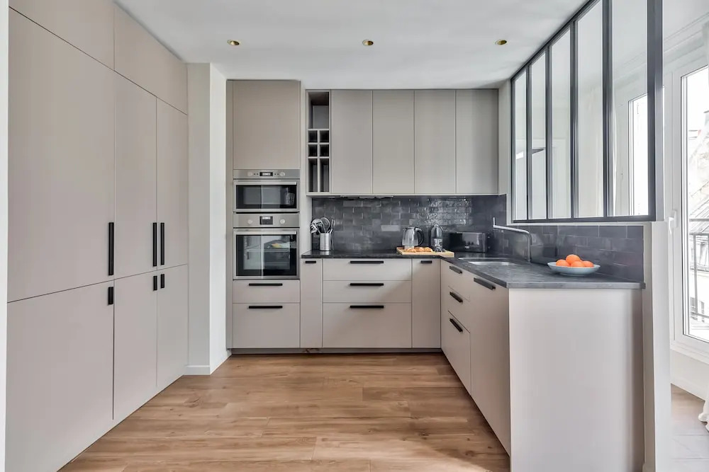 Splendid 3 bdrs Flat in a Prime Location of Paris