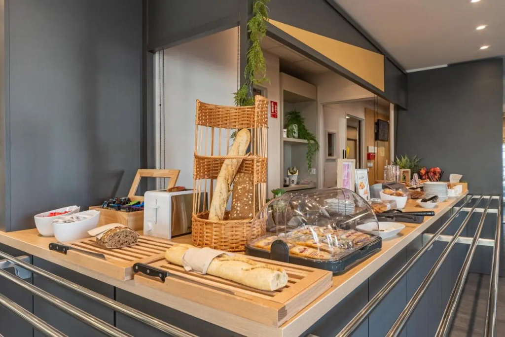 B&B HOTEL CHARTRES Oceane