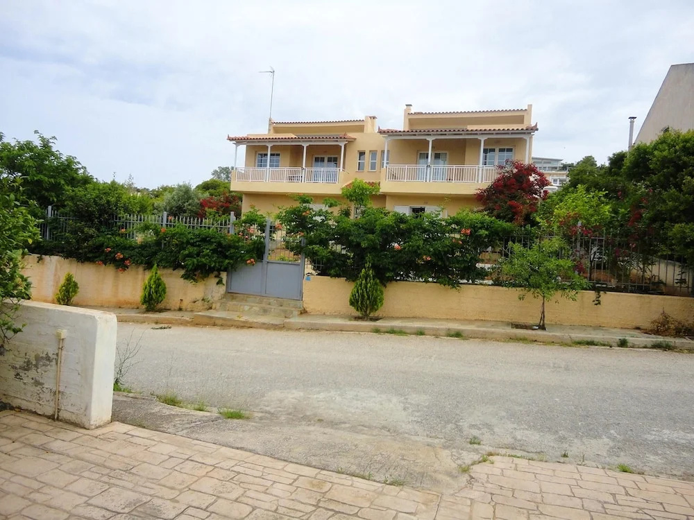 House with 2 Bedrooms in Anavissos, with Wonderful Sea View, Furnished Balcony And Wifi
