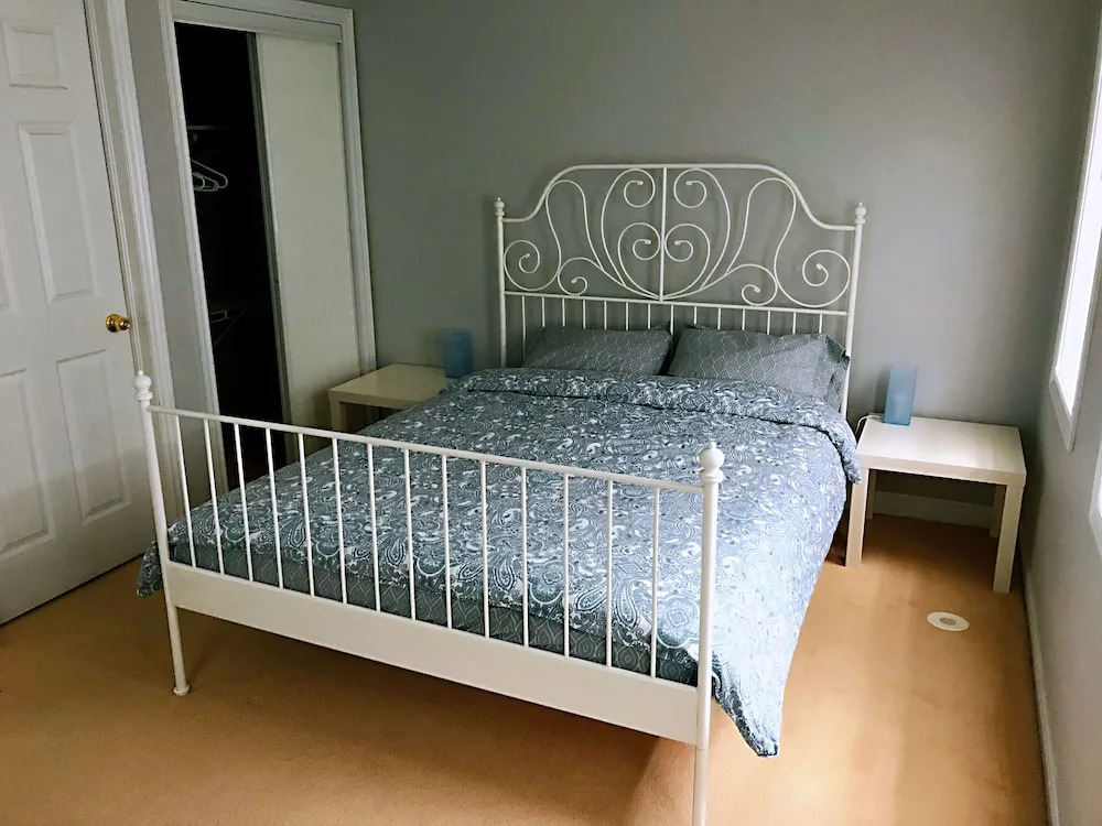 Entire 3 Bedroom Townhouse in Markham