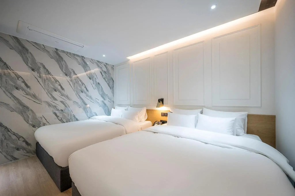 Brown Dot Hotel Pyeonghwa plaza