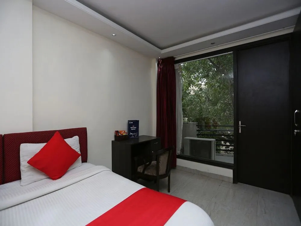 OYO 16410 Hotel Retreet