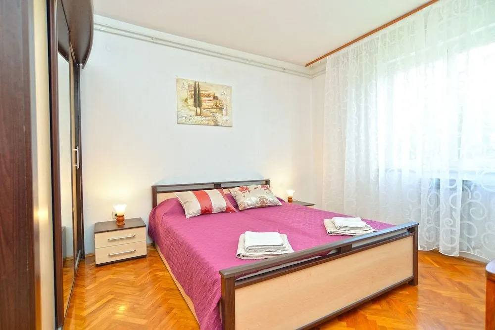 Apartment 1067