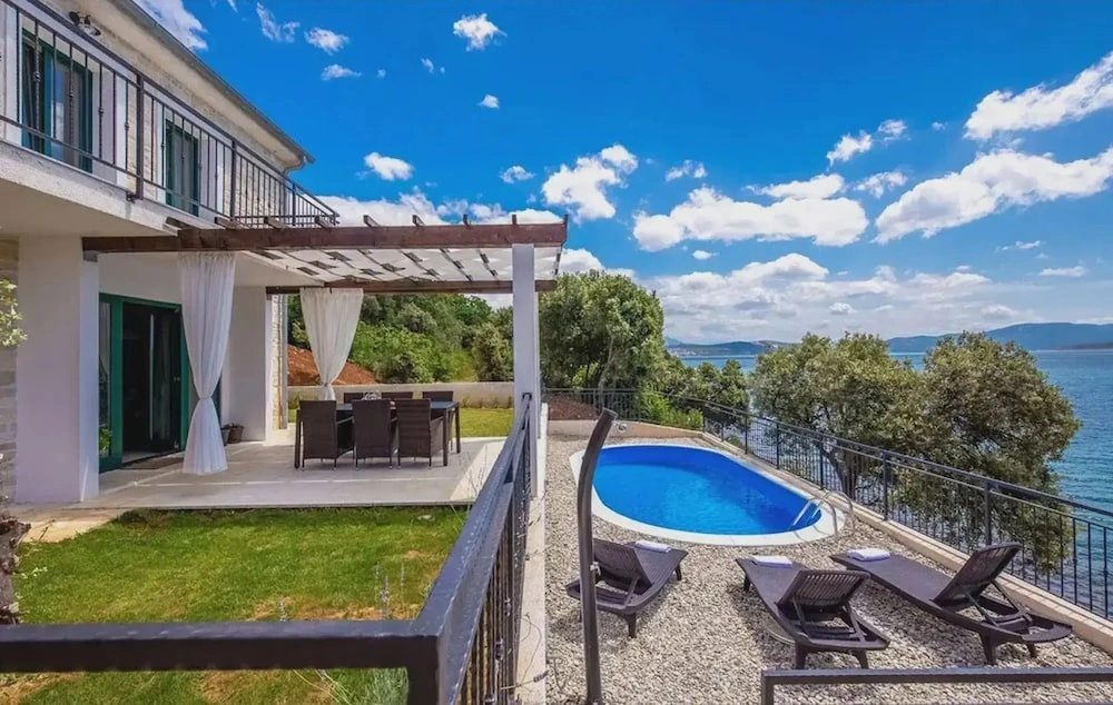 Villa Sadic Nearby Zadar - Crovillas