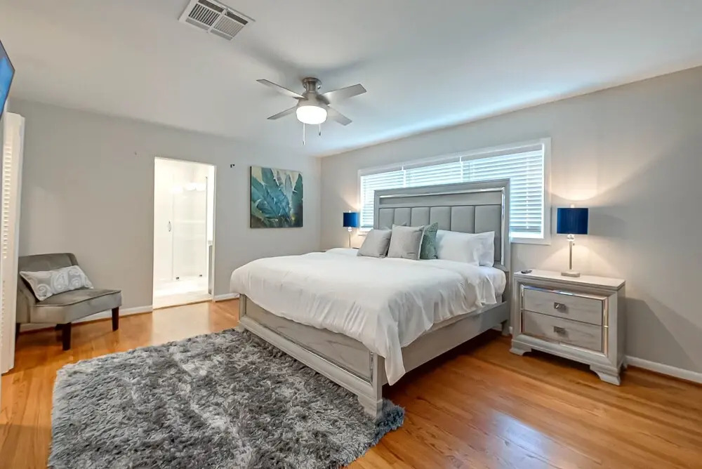 Relax Central in Houston, 10 Mins to Galleria, Work-cation, 4 Bdrms, 3 Baths