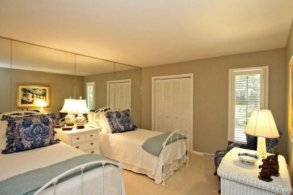 7 Edgewater Ally