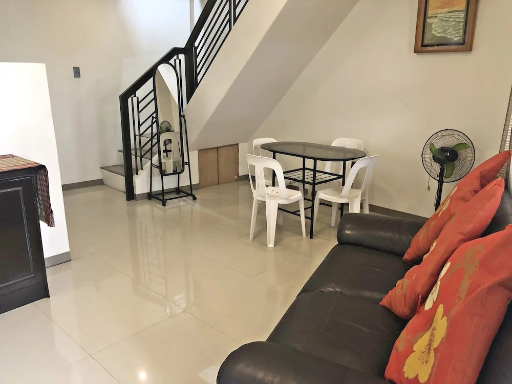 Wyne’s Hometel Villa