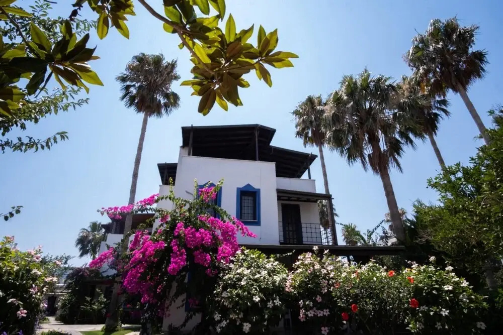 Astonishing Villa With Pool Near Tilkicik Bay