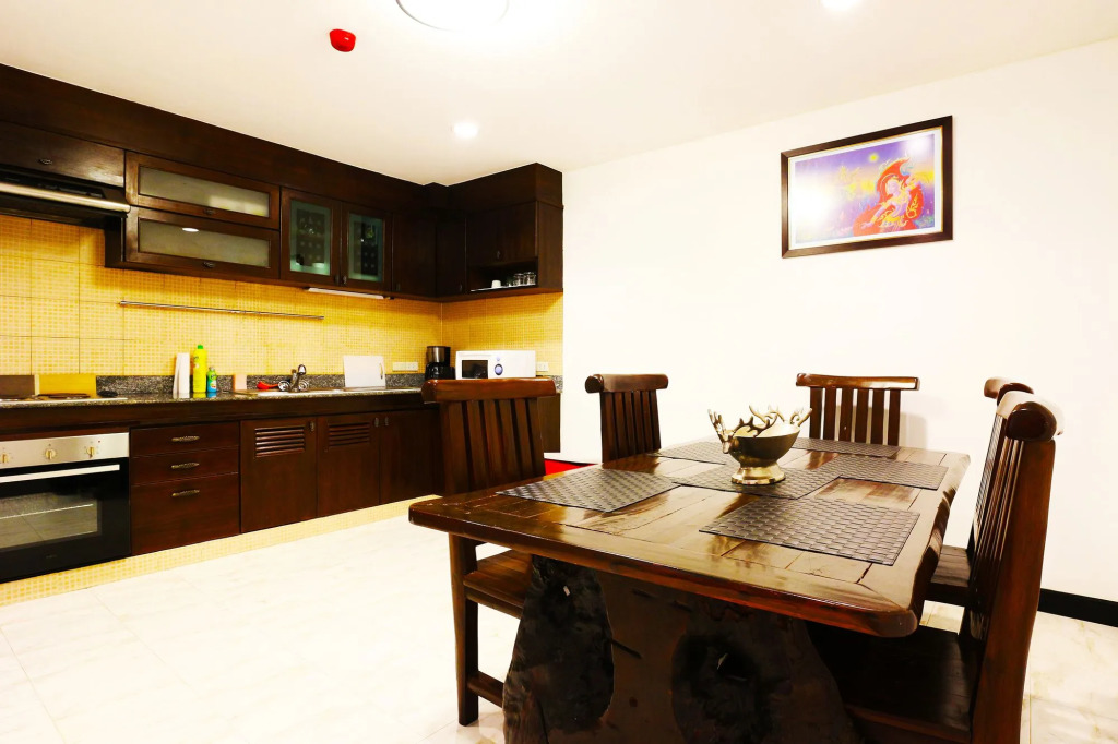 Serena Sathorn Suites