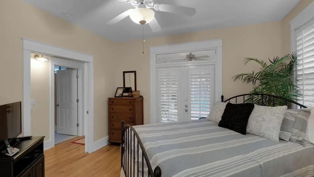 Dog-friendly Gulf Side Cottage & 6 Minutes to Beach + Community Pool & Bikes