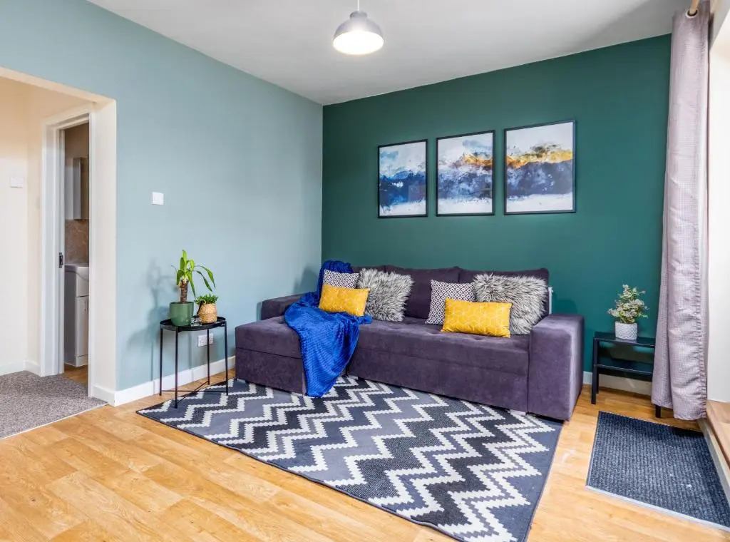 Beautifully furnished 4 bedroom house