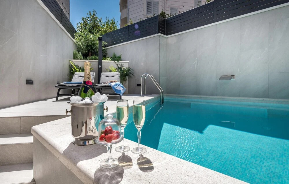 Beautiful Apartment in Dubrovnik With Outdoor Swimming Pool, Wifi and 2 Bedrooms