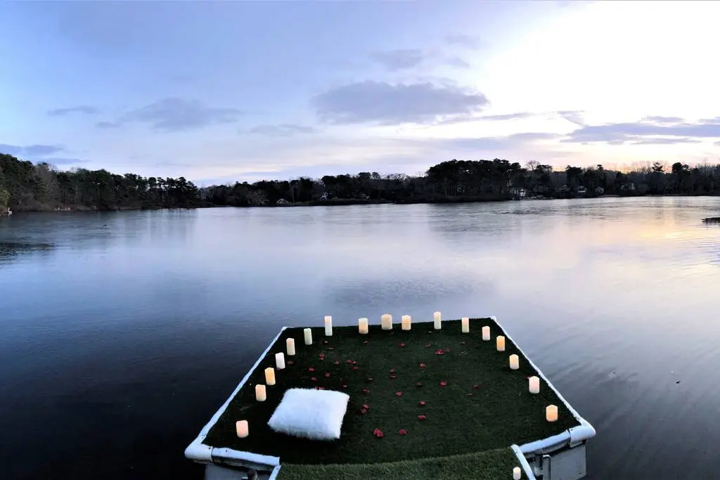 The Breeze Overlooking Minister s Pond