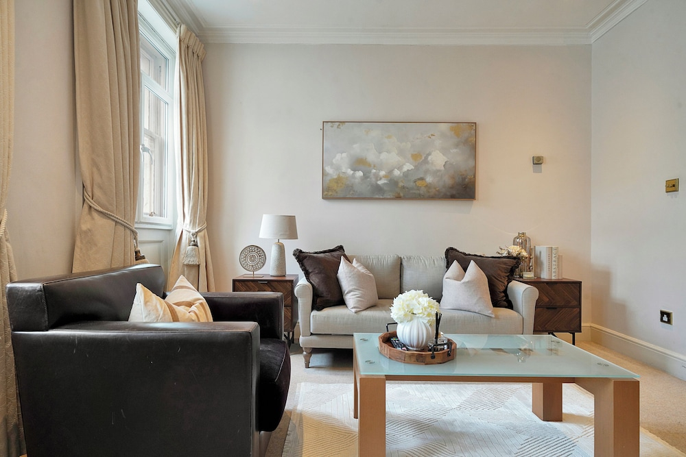 Hertford Flat 13