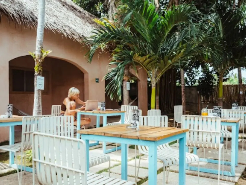 Mad Monkey Panglao