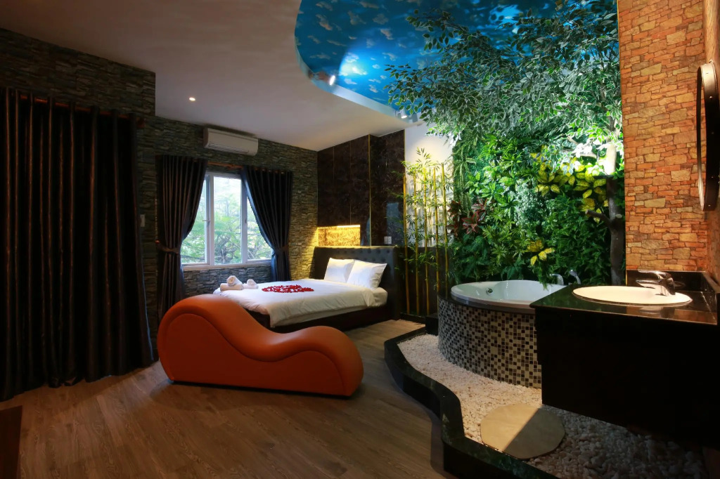 Lotus Hotel