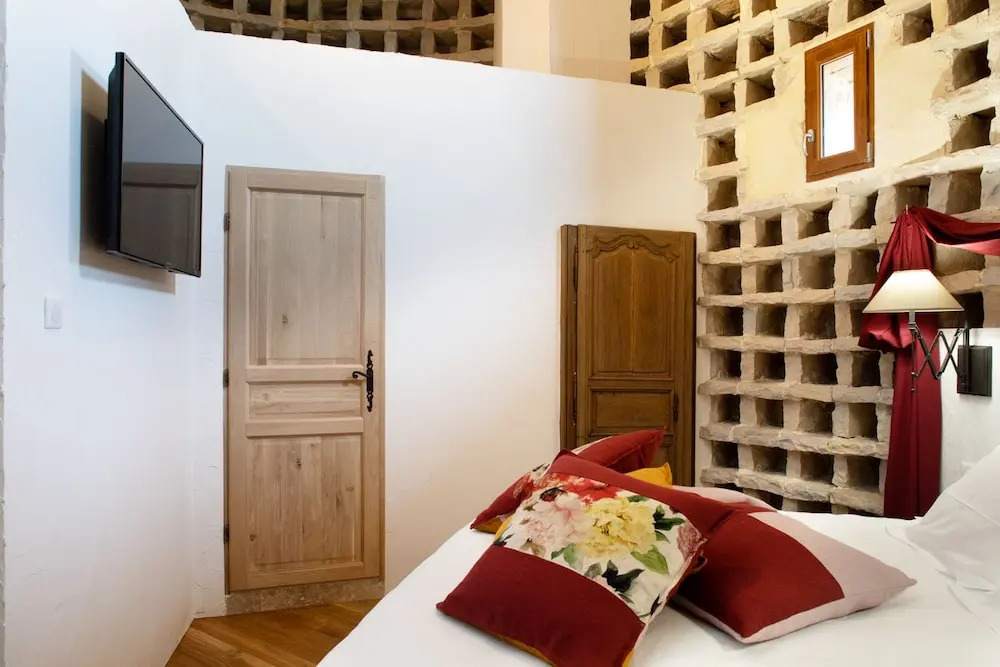 LHote Antique - MAISON DHOTE- 4 Suites avec cuisine
