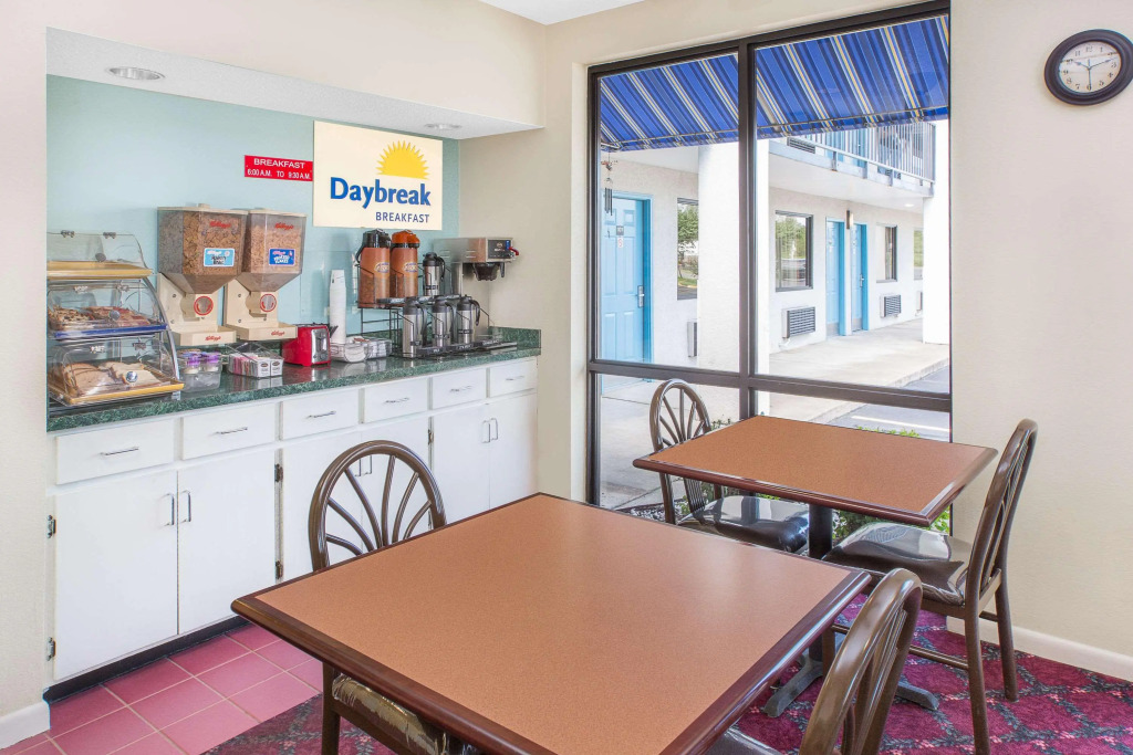 Days Inn North Little Rock East