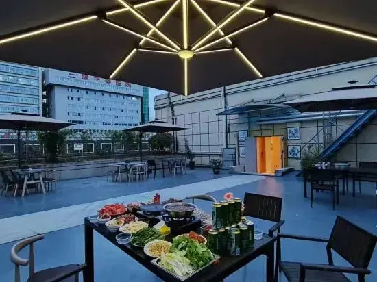 Vienna Hotel (Xi'an Xiaozhai Jixiangcun Subway Station)