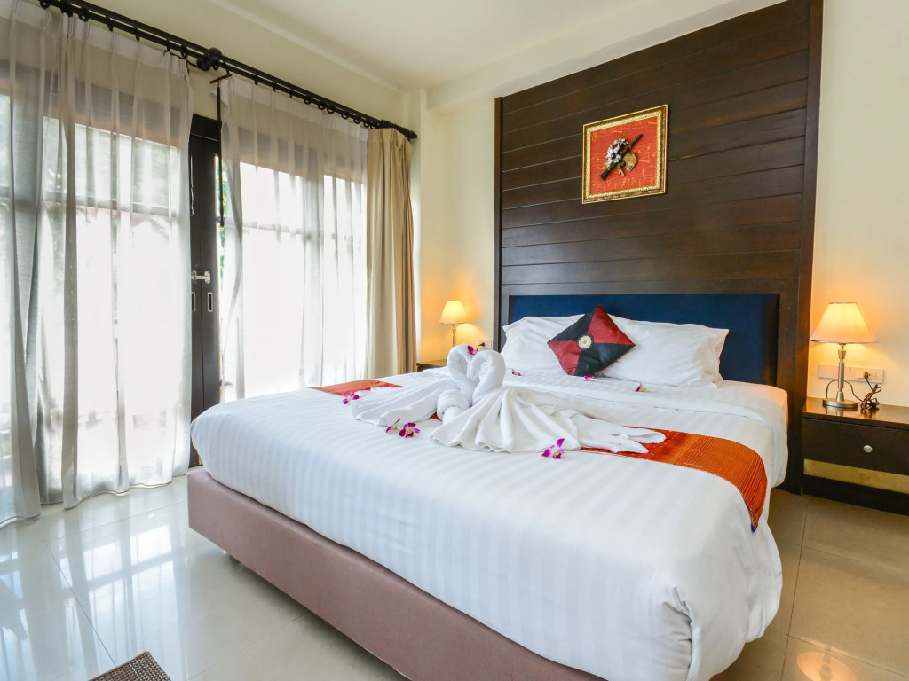 Enjoys Beach House Karon