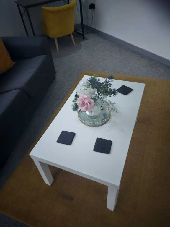 AWESOME 1 Bedroom Flat in Doncaster 2