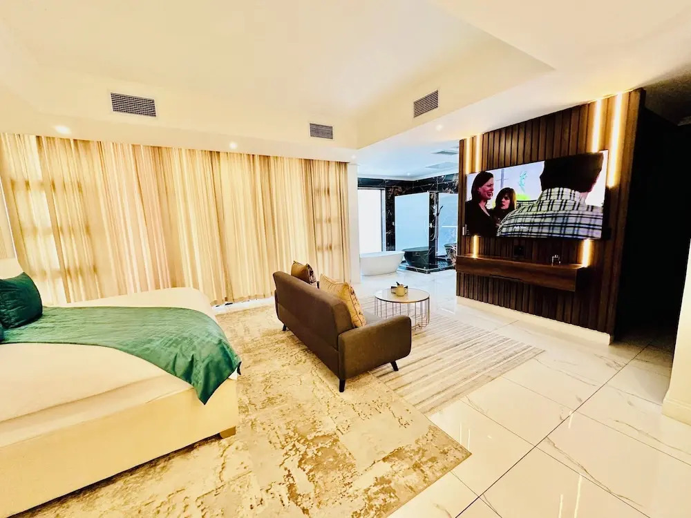 H & H Boutique & SPA